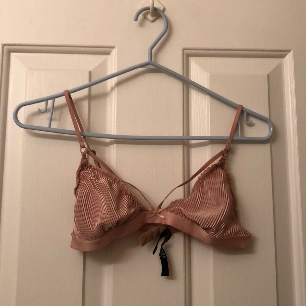 ❗️4 for $20❗️Urban Outfitters Bralette